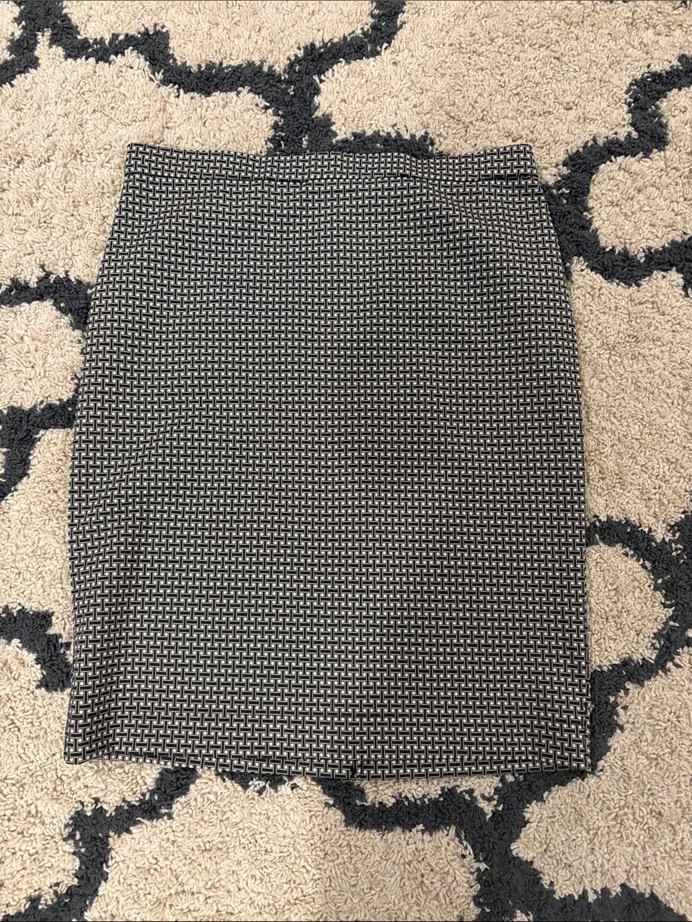 Ann Taylor Black and White Patterned Pencil Skirt